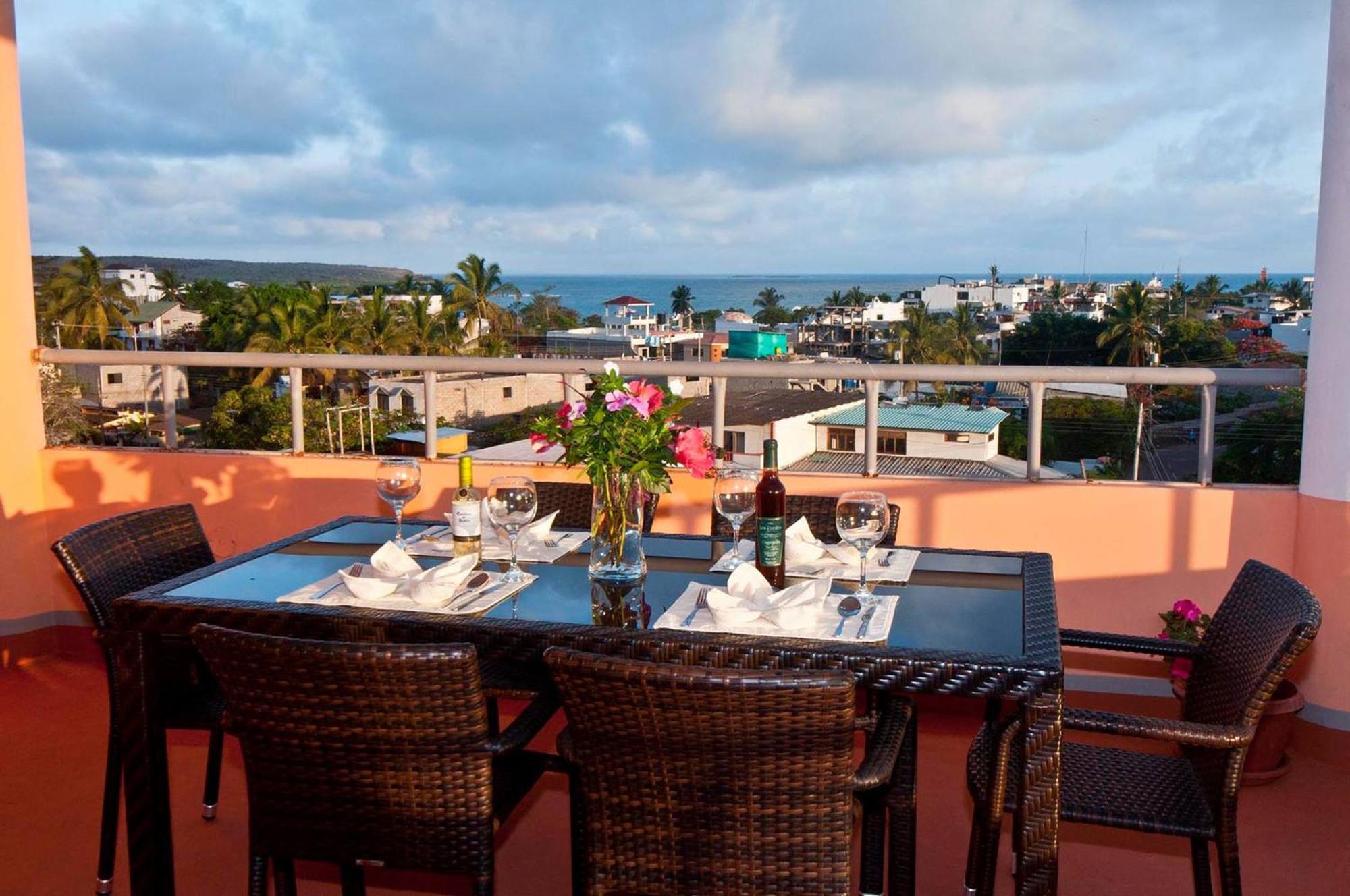 Torre Mar Galapagos Boutique Suites Puerto Ayora  Exterior foto